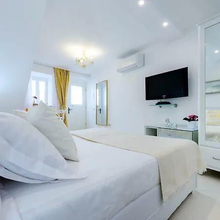 San Lorenzo Deluxe With Balcony