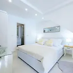 San Lorenzo Deluxe With Balcony בית הארחה 4*