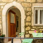 San Lorenzo Deluxe With Balcony בית הארחה