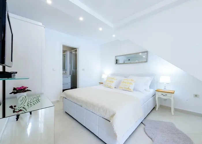San Lorenzo Deluxe With Balcony Pensjonat 4*