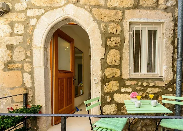 San Lorenzo Deluxe With Balcony Гостевой дом