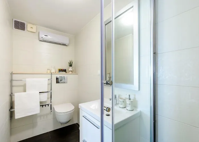 San Lorenzo Deluxe With Balcony